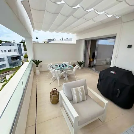 Luxurious South-facing 2 Bdr Penthouse At Vanian Gardens With Seaview - Gaya Alegria I Apartament *