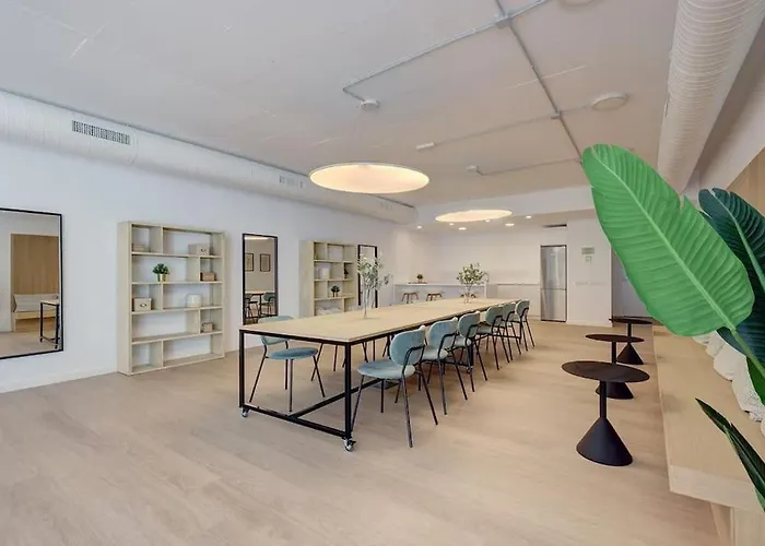 Апартаменты Luxurious South-facing 2 Bdr Penthouse At Vanian Gardens With Seaview - Gaya Alegria I Эстепона