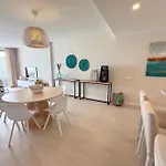 Luxurious South-facing 2 Bdr Penthouse At Vanian Gardens With Seaview - Gaya Alegria I *