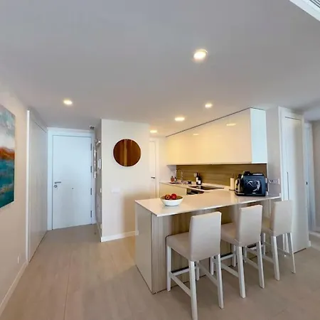 Luxurious South-facing 2 Bdr Penthouse At Vanian Gardens With Seaview - Gaya Alegria I