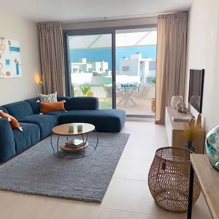 Daire Luxurious South-facing 2 Bdr Penthouse At Vanian Gardens With Seaview - Gaya Alegria I