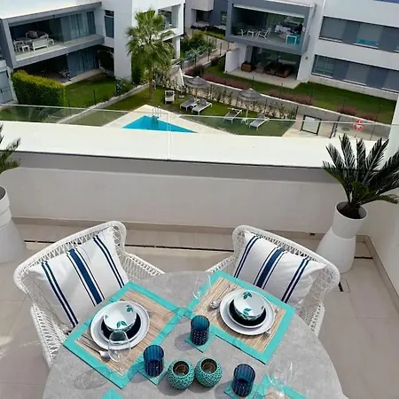 Apartman Luxurious South-facing 2 Bdr Penthouse Vanian Gardens With Seaview - Gaya Alegia I