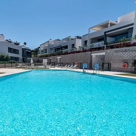 Luxurious South-facing 2 Bdr Penthouse Vanian Gardens With Seaview - Gaya Alegia I Apartman