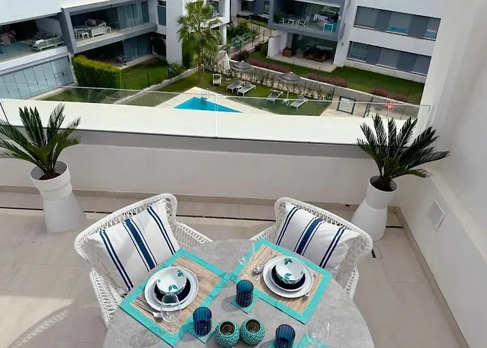 Appartamento Luxurious South-facing 2 Bdr Penthouse At Vanian Gardens With Seaview - Gaya Alegria I