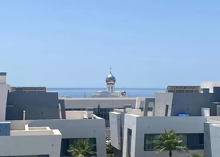 Appartamento Luxurious South-facing 2 Bdr Penthouse At Vanian Gardens With Seaview - Gaya Alegria I