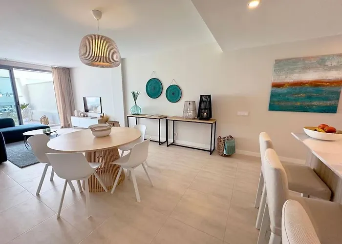 Luxurious South-facing 2 Bdr Penthouse At Vanian Gardens With Seaview - Gaya Alegria I *