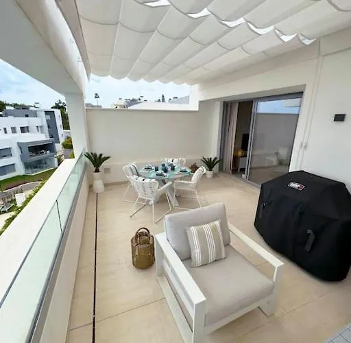 Luxurious South-facing 2 Bdr Penthouse At Vanian Gardens With Seaview - Gaya Alegria I Apartment *