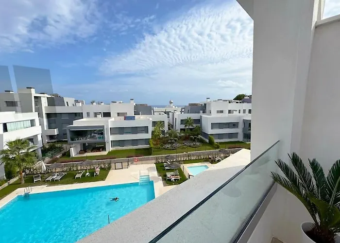 Luxurious South-facing 2 Bdr Penthouse At Vanian Gardens With Seaview - Gaya Alegria I *